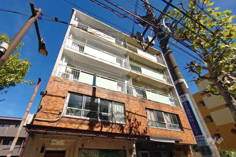 幡ヶ谷マンションの外観（南西側から）