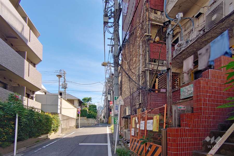 敷地北西側の前面道路