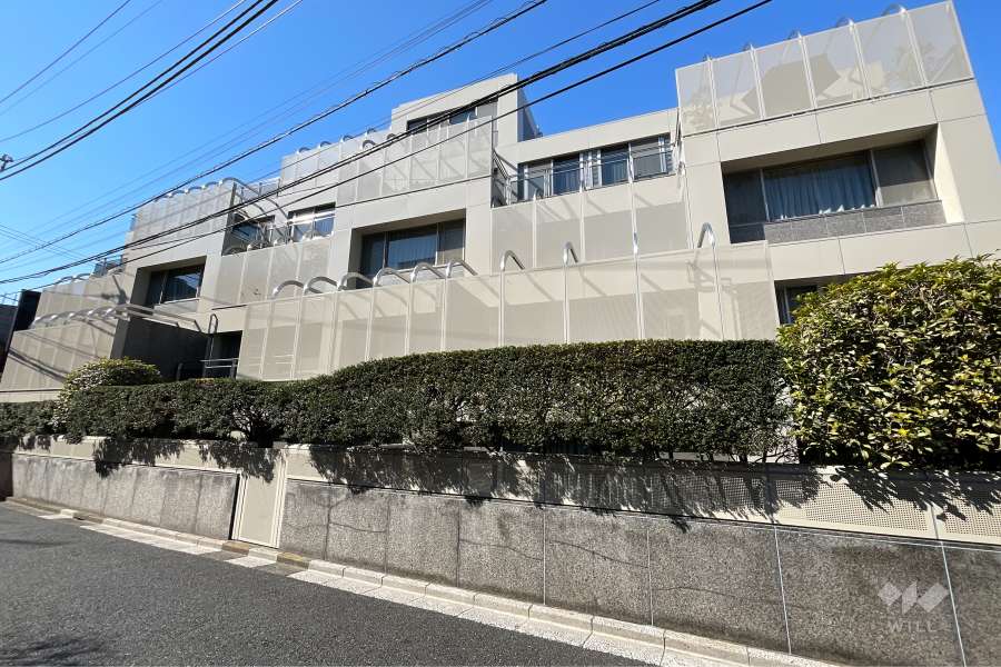 マンションの外観（南東側から）