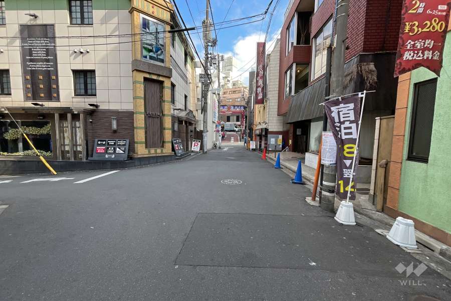 敷地北側の前面道路