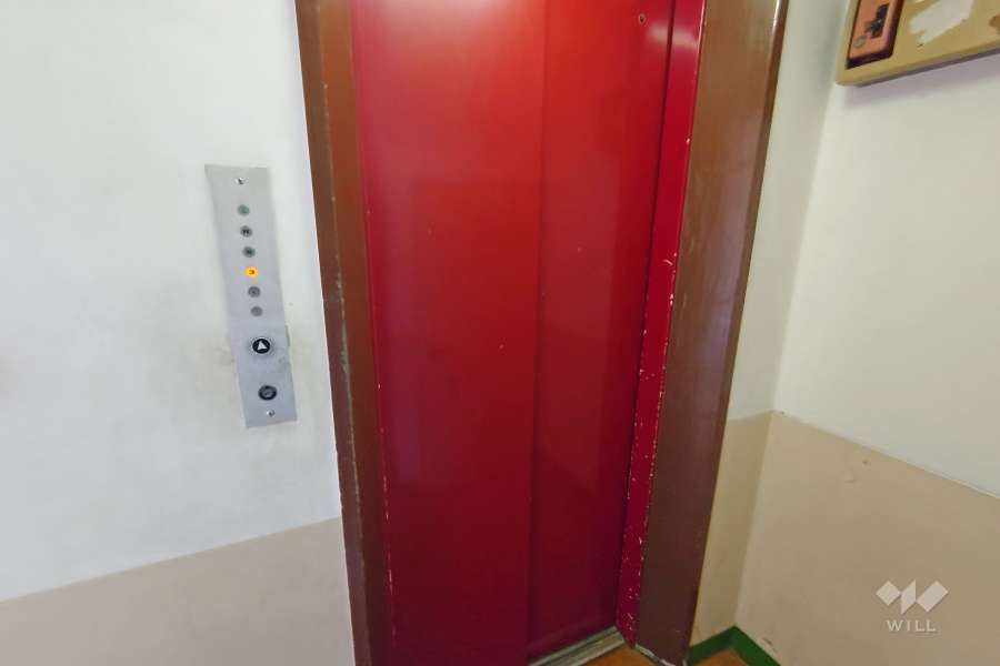 共用のエレベーター