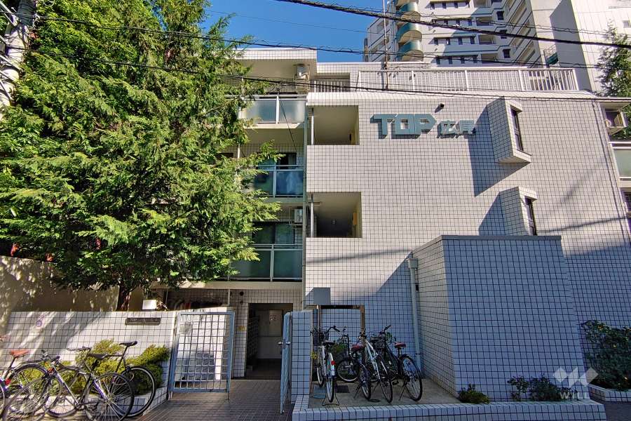トップ広尾の外観（西側から）