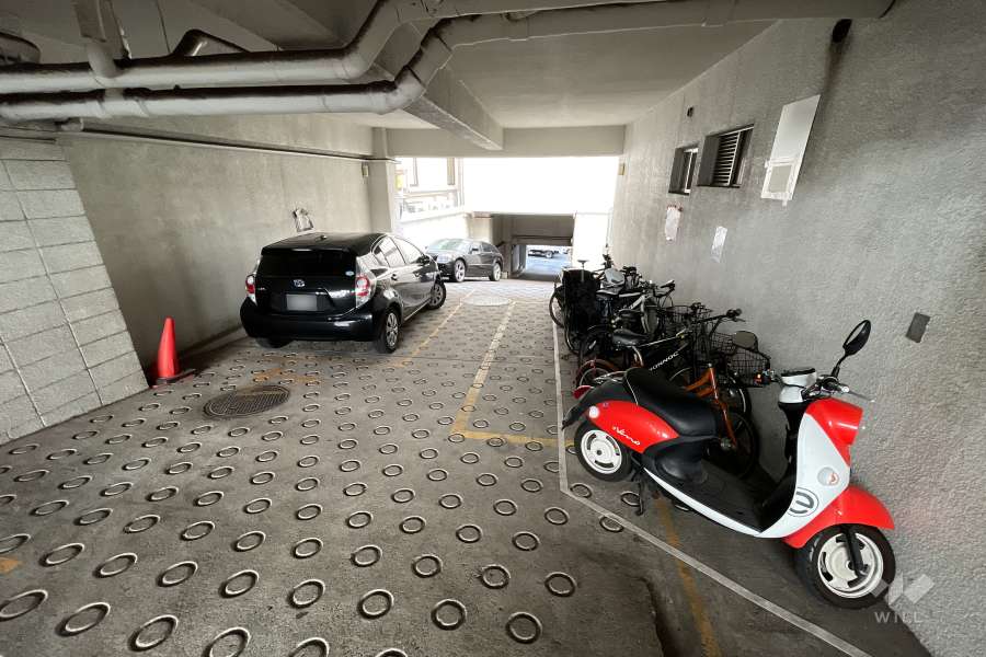 敷地内駐車場（屋内平面式）