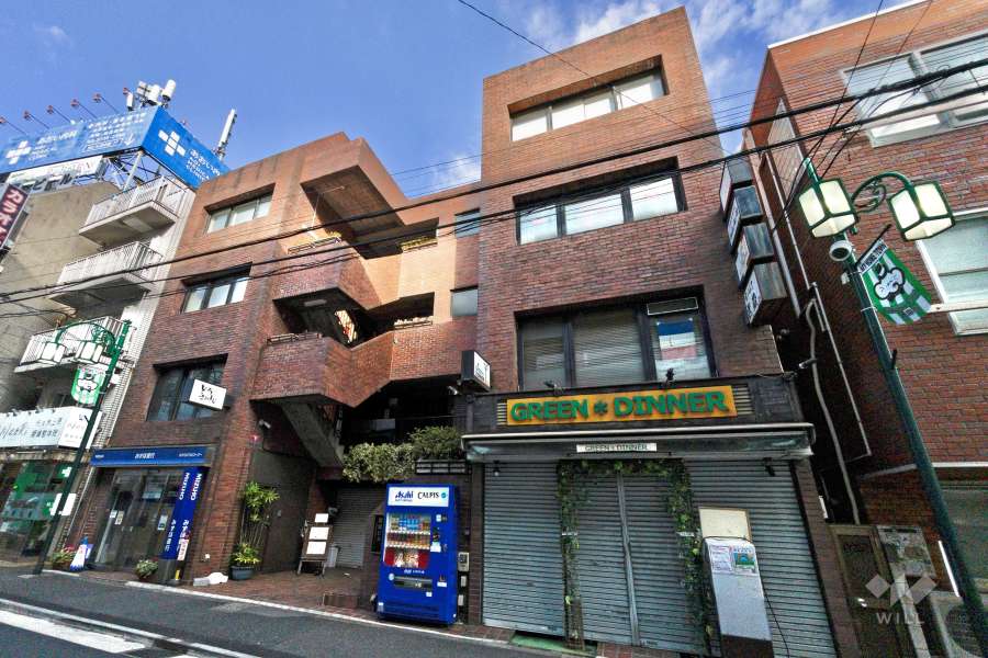 渡部ビルの外観（南東側から）