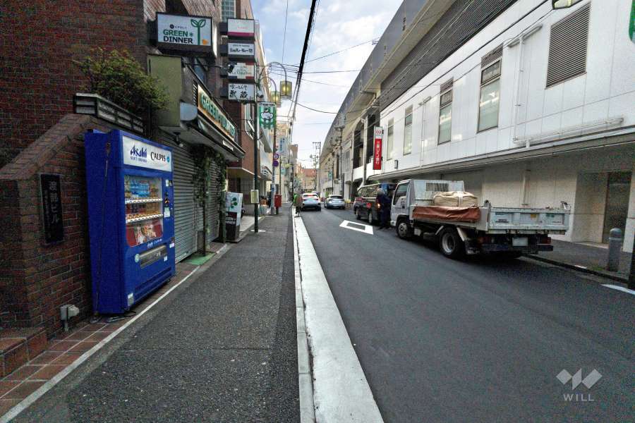 敷地南側の前面道路