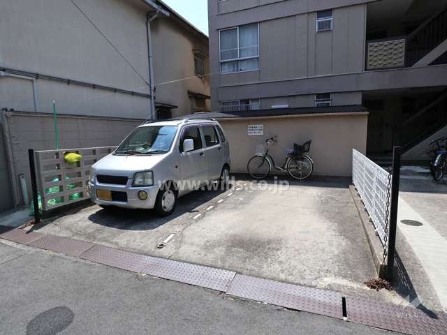 敷地内駐車場(屋外平面式)