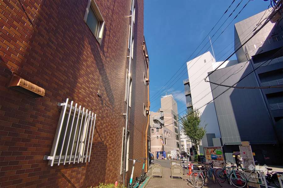 敷地北東側の前面道路　