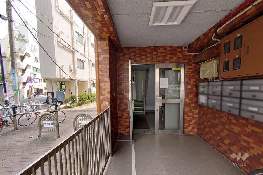 エントランスアプローチ　