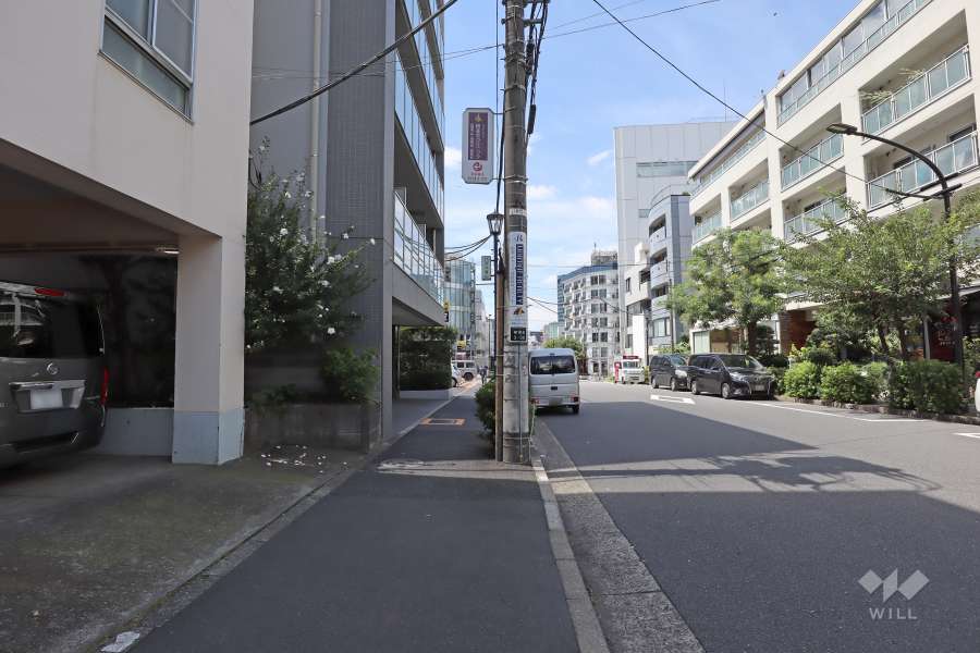 敷地北西側の前面道路