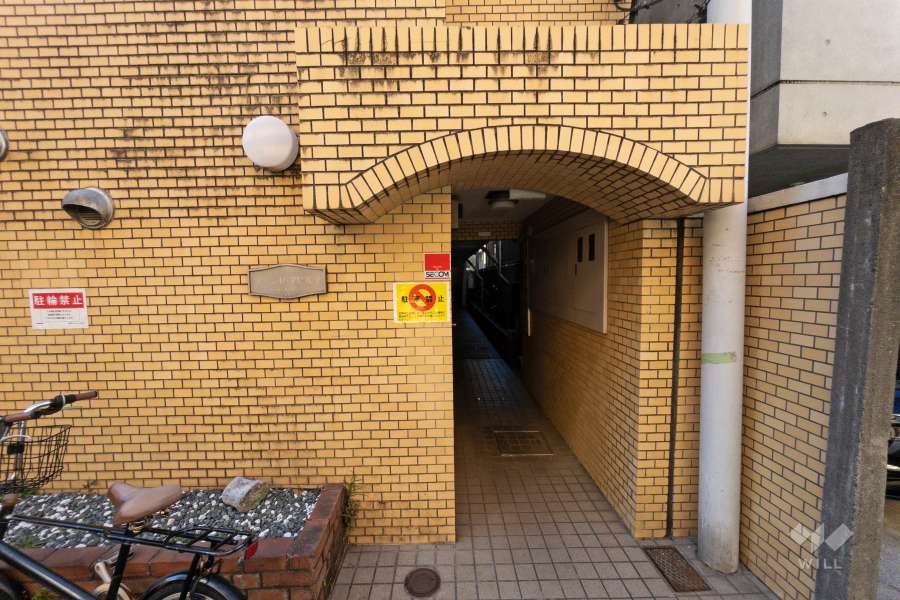 エントランスは