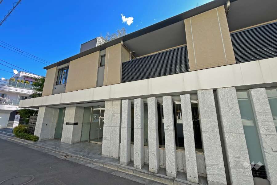 オープンレジデンシア初台の外観（北西側から）