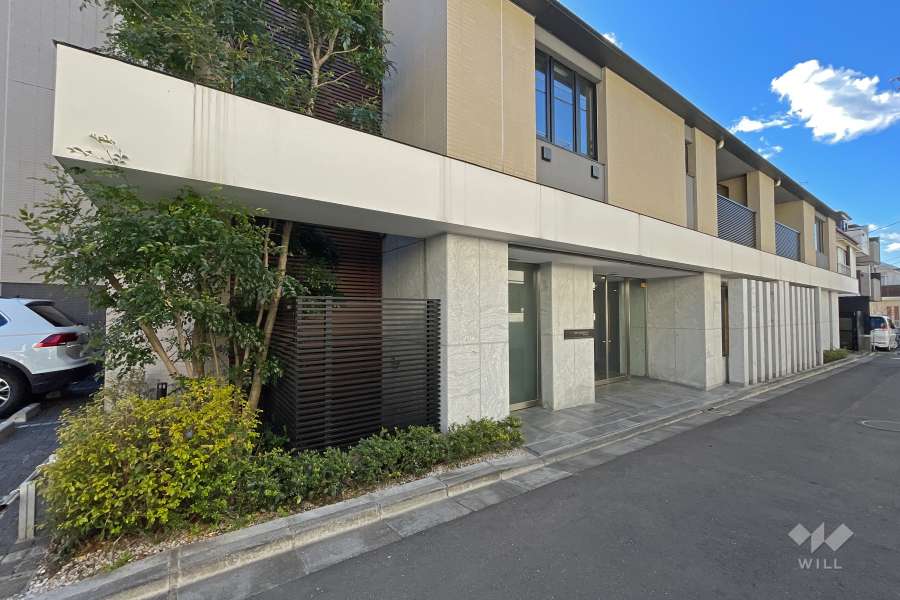 オープンレジデンシア初台の外観（北側から）