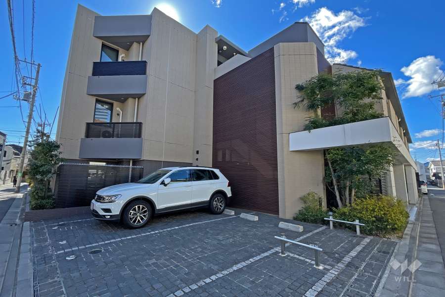 オープンレジデンシア初台の外観（北東側から）