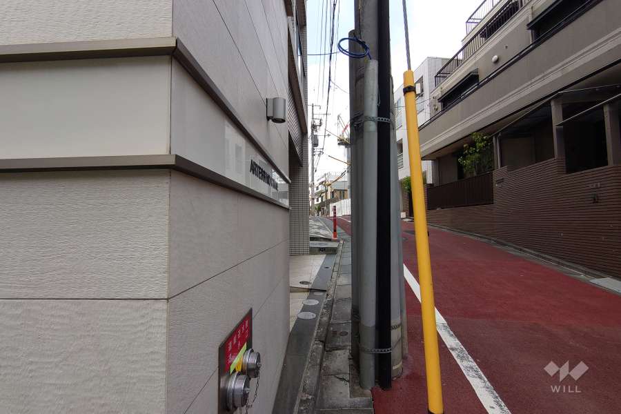 敷地北側の前面道路（東側から）