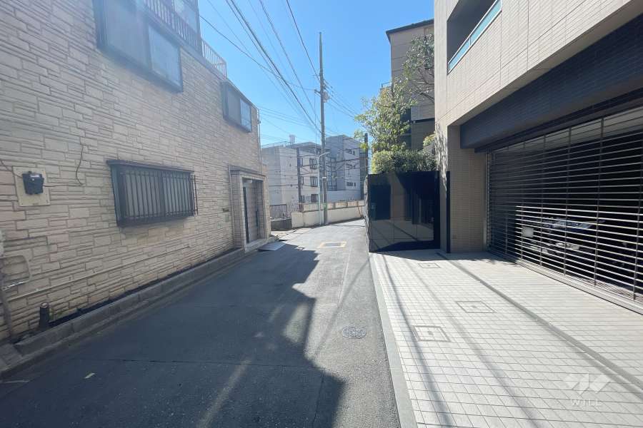 敷地南東側の前面道路