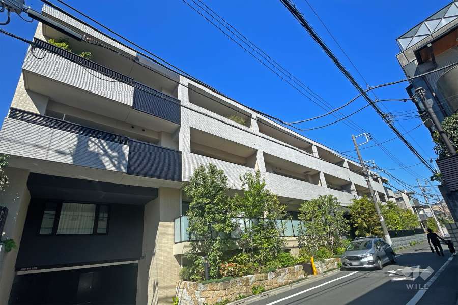 グランドメゾン西原三丁目の外観（南東側から）