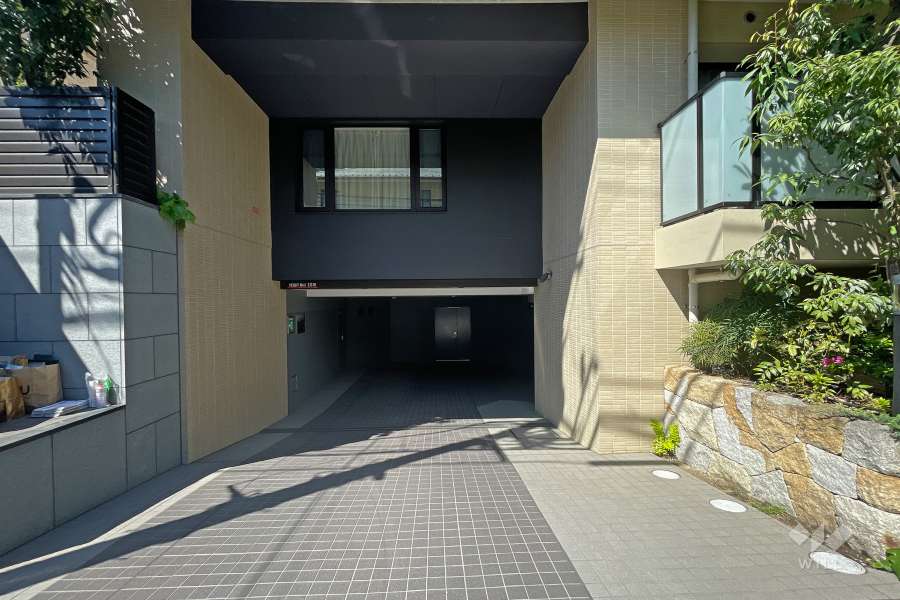 駐車場の出入り口