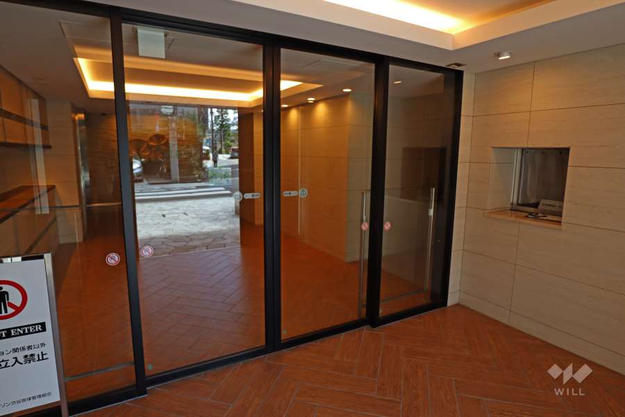 エントランスはオートロック付きです。