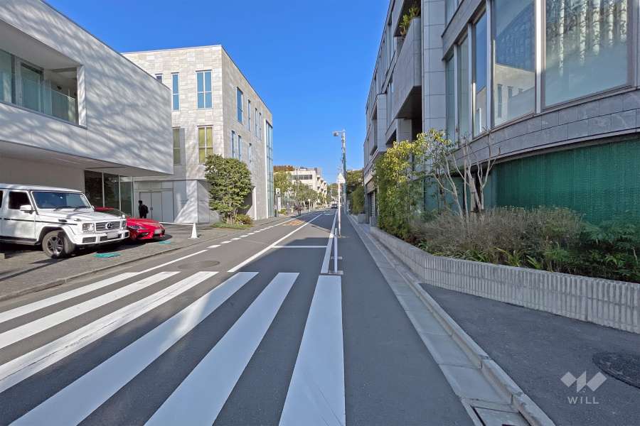 敷地西側前面道路