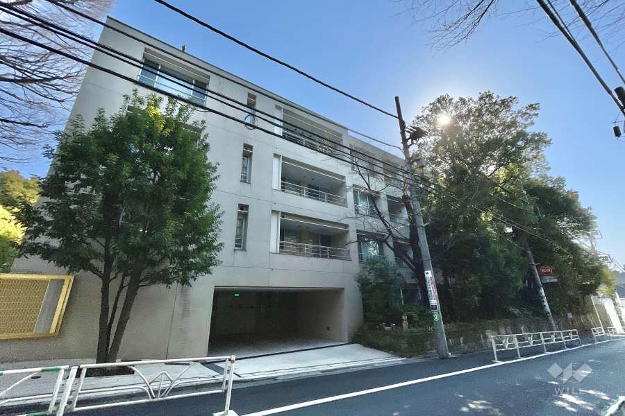 ザ・ウエストミンスター南平台の外観（北西側から）