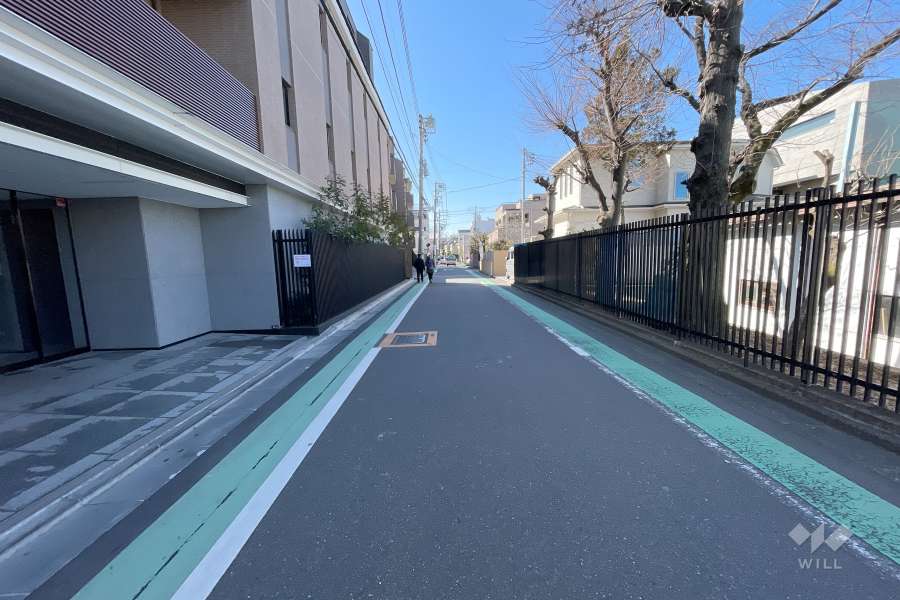 敷地北西側の前面道路