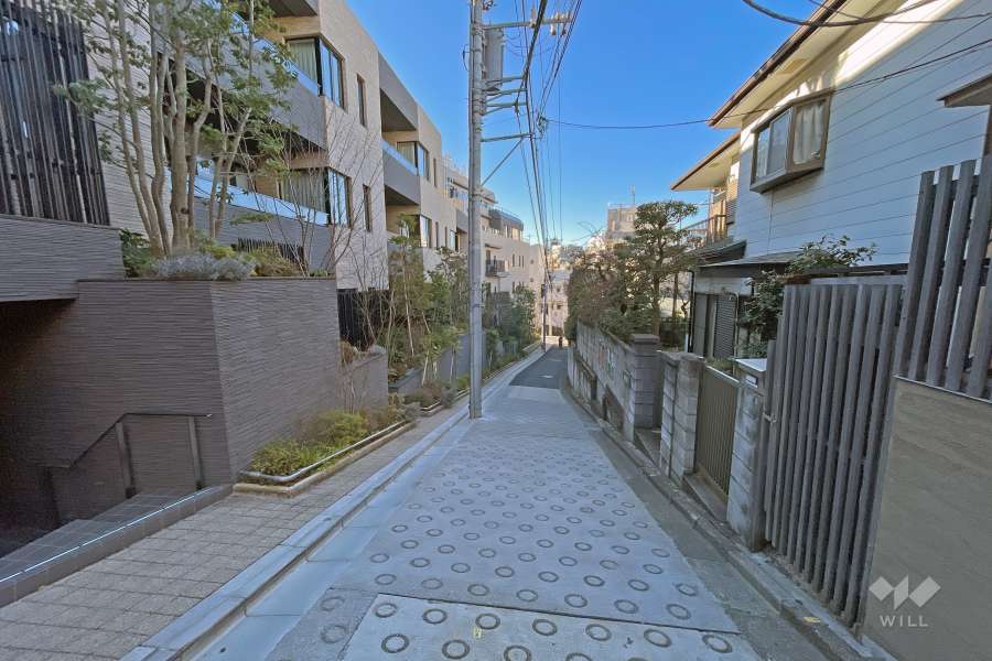 敷地西側前面道路