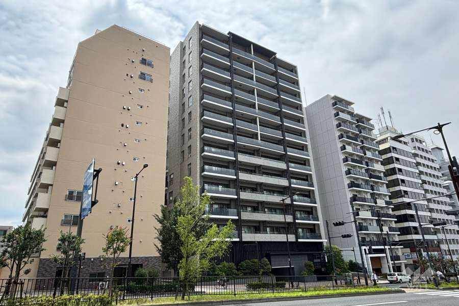 プラウド渋谷本町の外観（東側から）