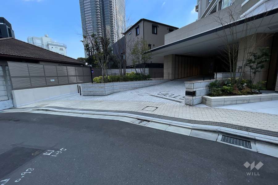 駐車場の出入り口