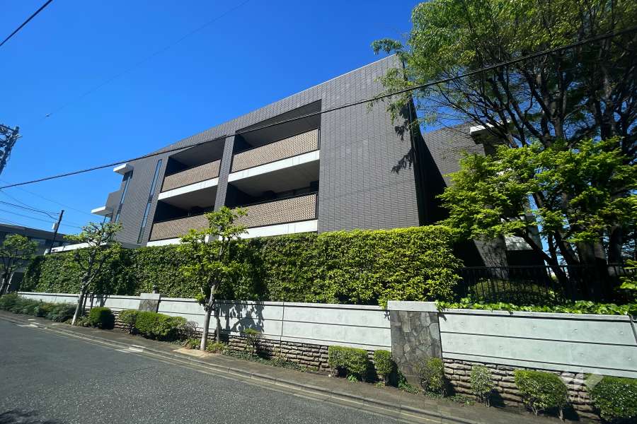 上原ガーデンズの外観（南東側から）
