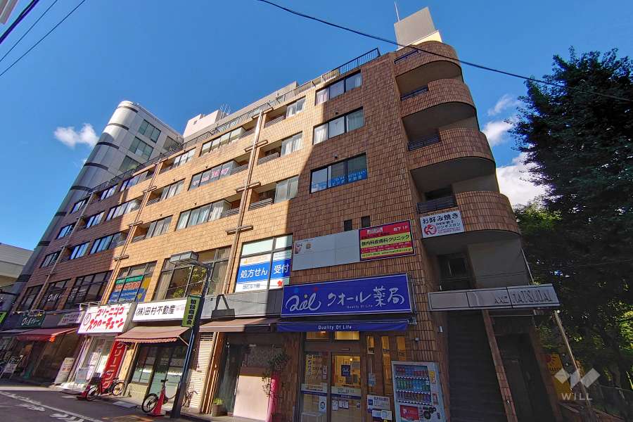 アクス初台の外観（南東側から）