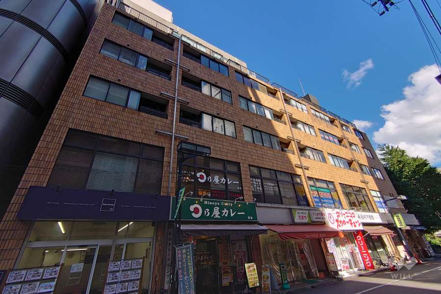 アクス初台の外観（北西側から）