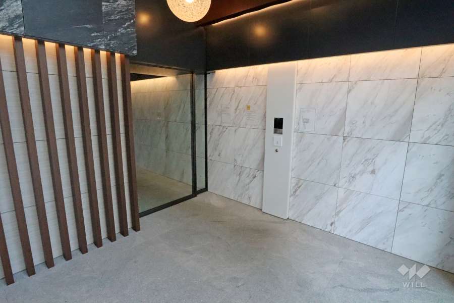 エントランスはオートロック付きです。