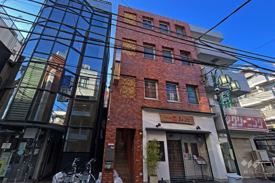 バインズ代々木上原の外観（南西側から）