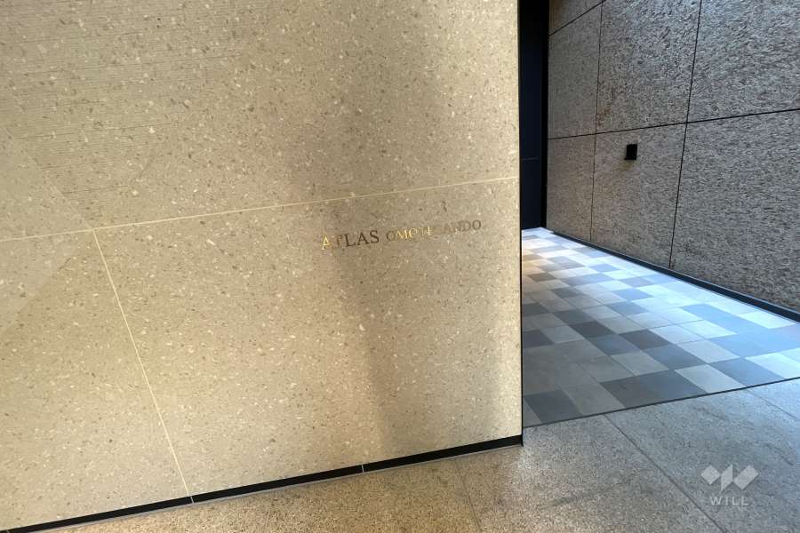 エントランスの銘板