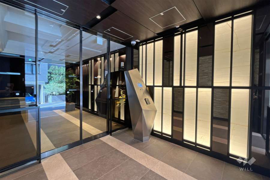 エントランスはオートロック付きです。