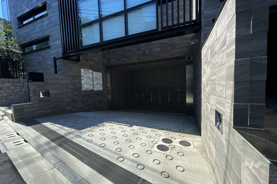 駐車場の出入り口（リングシャッター式）