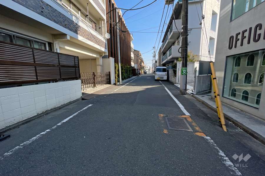 敷地南東側の前面道路
