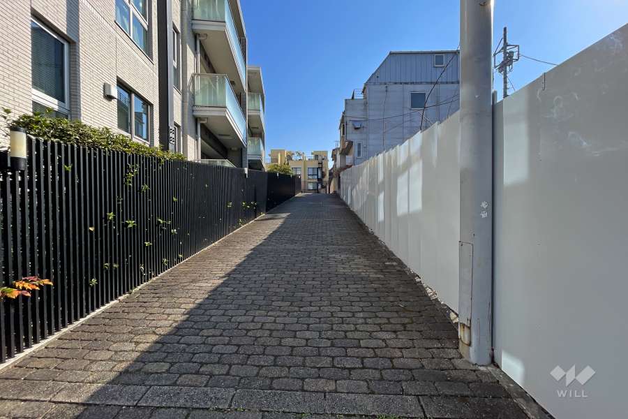 敷地南西側の前面道路