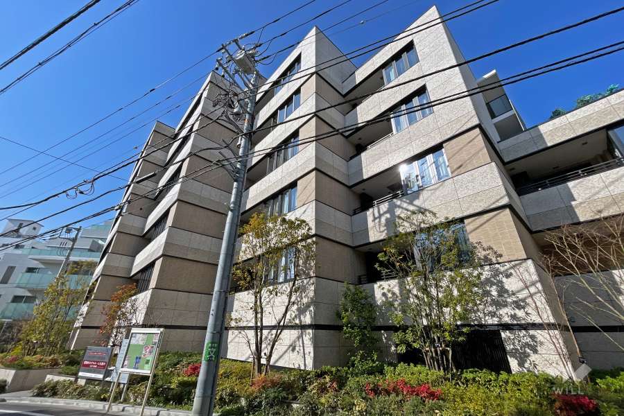 「パークナード代官山」の外観（東側から）