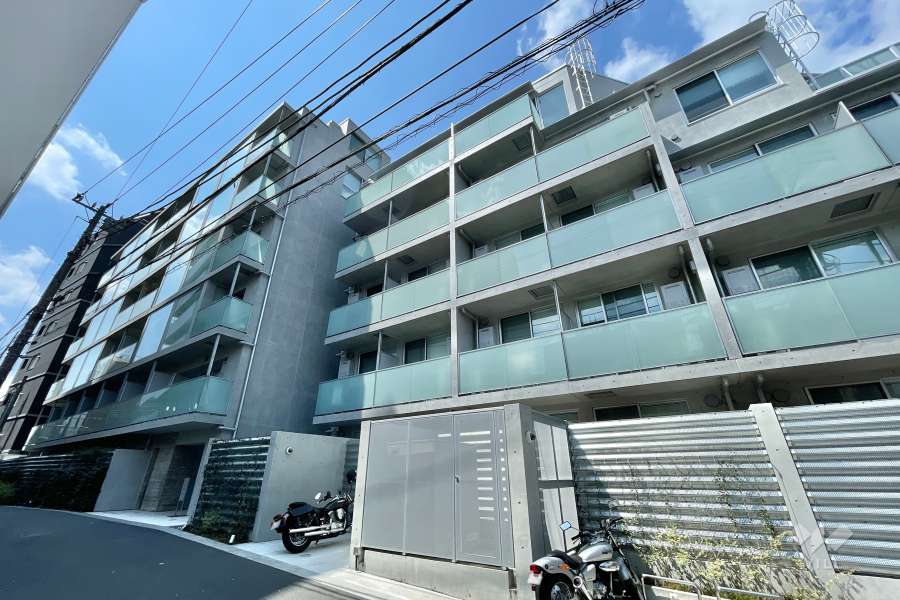 ズーム広尾の外観（東側から）