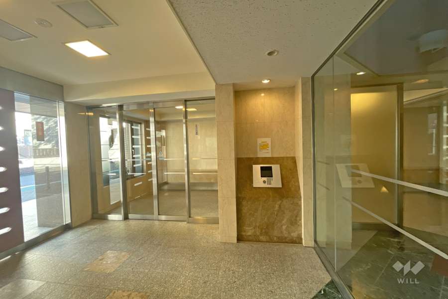 エントランス内はオートロック付きです。