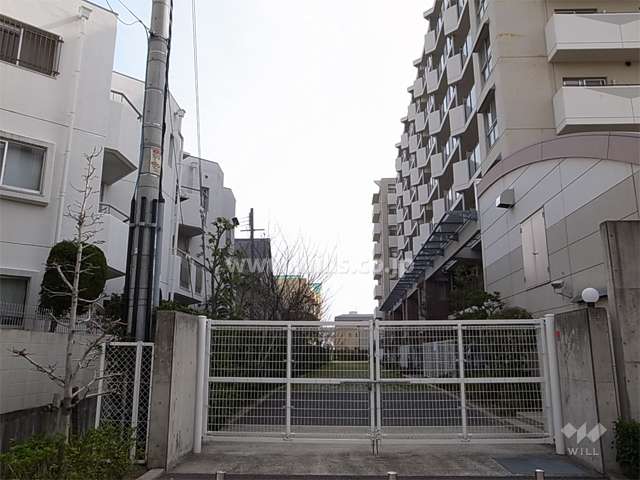 建物の東面（北側から）