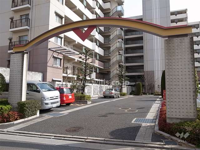 敷地入り口のアーチ