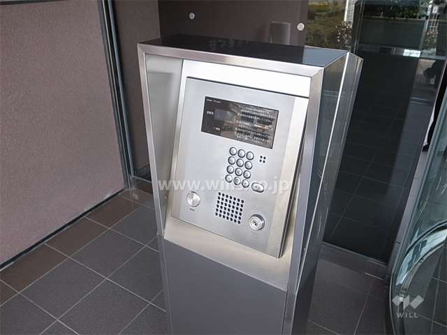 エントランスはオートロック付きです。