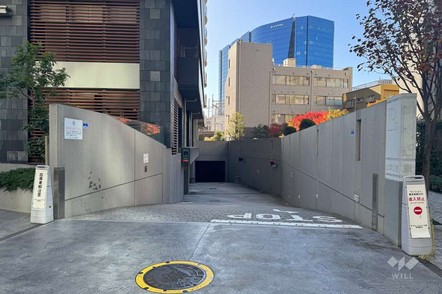 駐車場の出入り口　