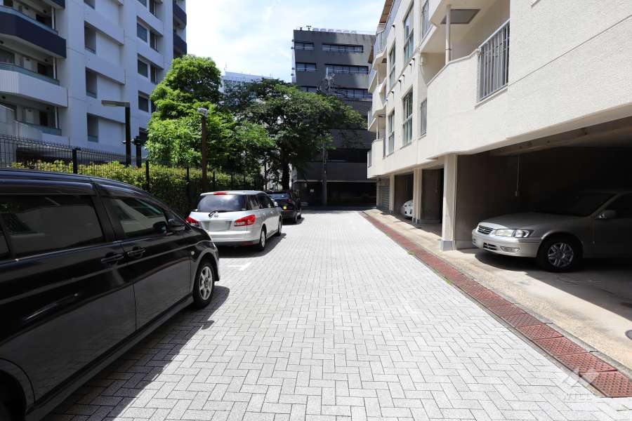 敷地内駐車場（屋外平面式・屋内平面式）