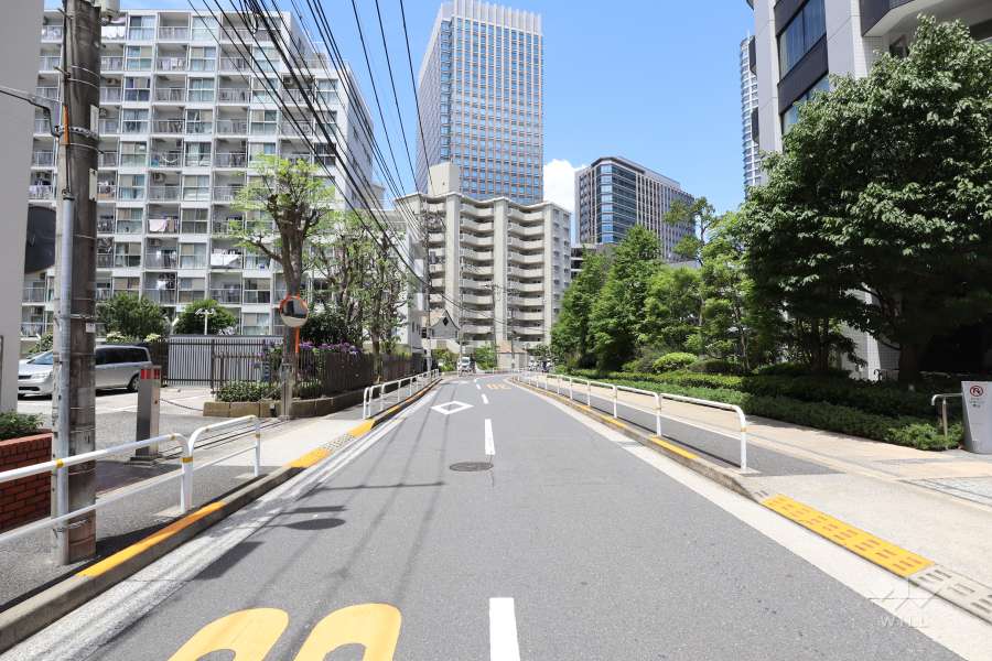 敷地南西側の前面道路