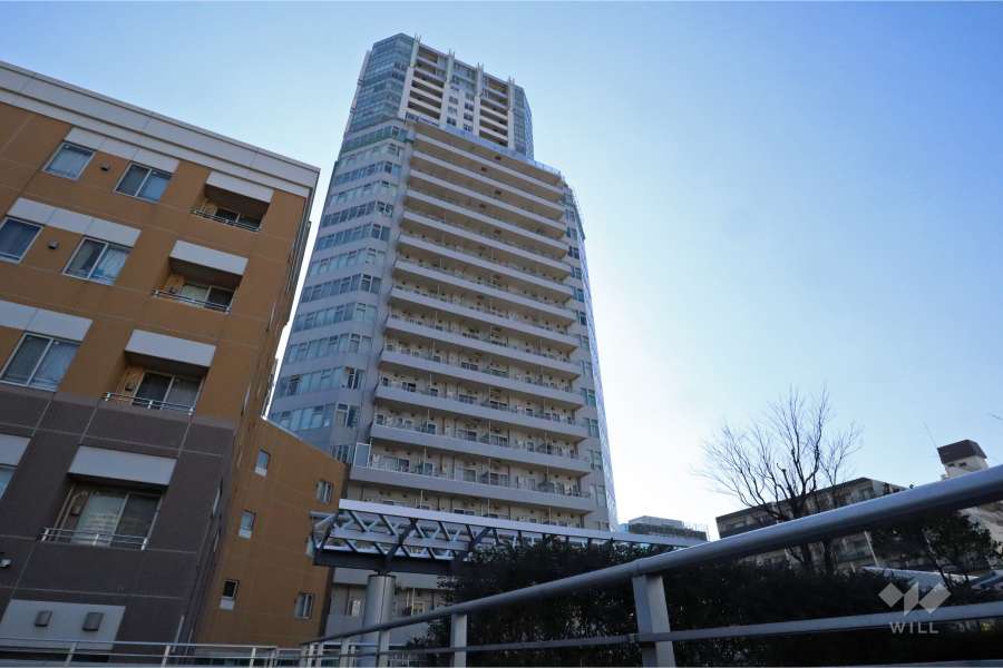 ラグナタワーの外観(北西側から)