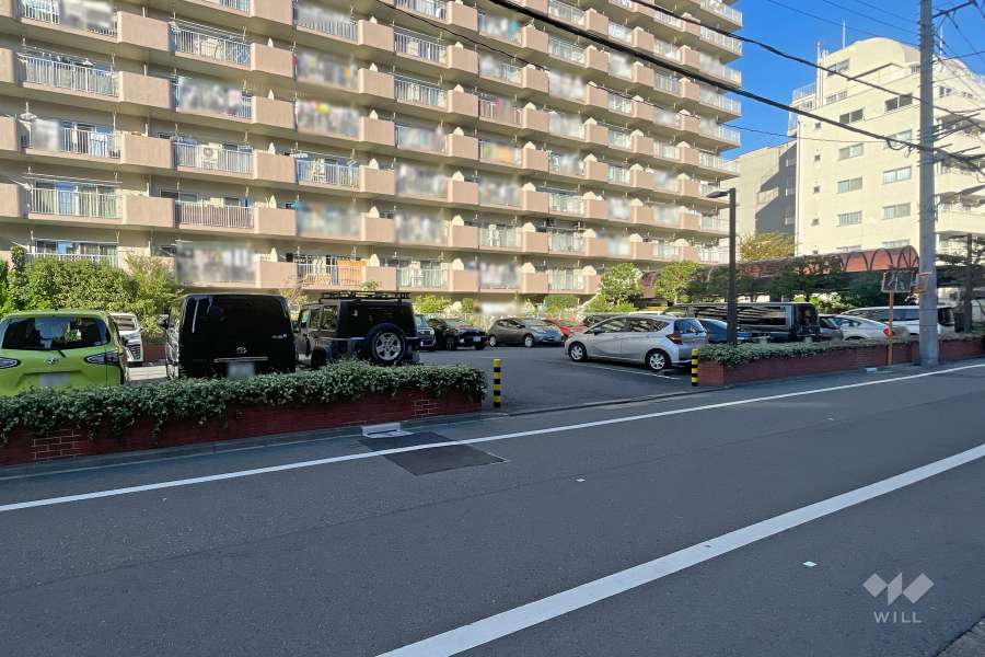 駐車場の出入り口　