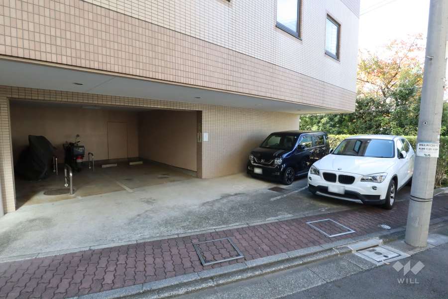 敷地内駐車場（屋外平面式・屋内平面式）